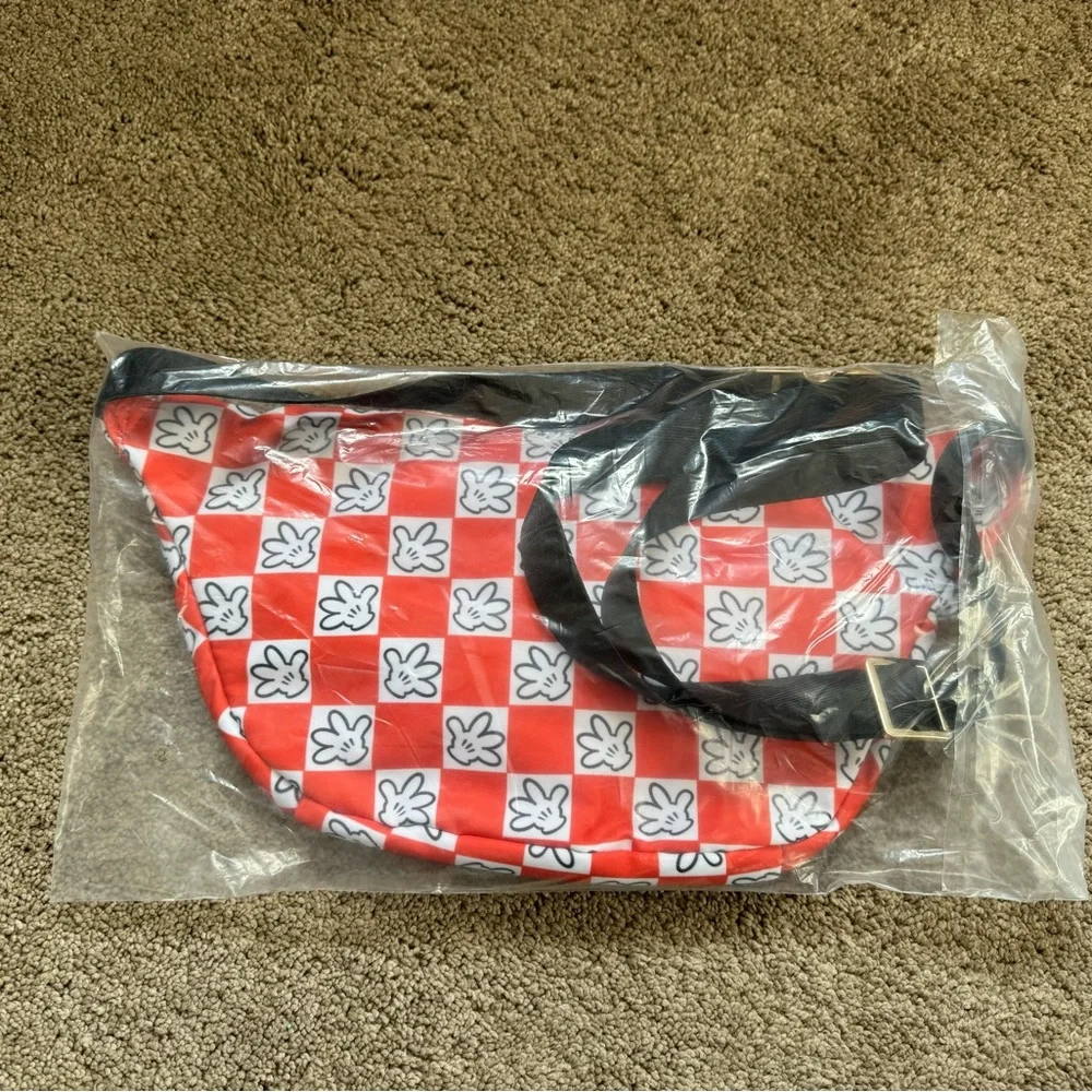 NWT Mickey Mouse Hands Inspired Fanny Pack - Picture 2 of 2